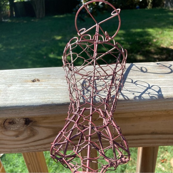 DRESS FORM Jewelry Purple Wire Jewelry Stand Organizer Home Decor 13.5 x 4.5 in - Picture 7 of 9